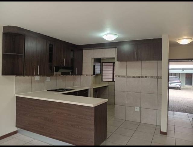 2 BEDROOM TOWNHOUSE FOR SALE IN GREENHILLS